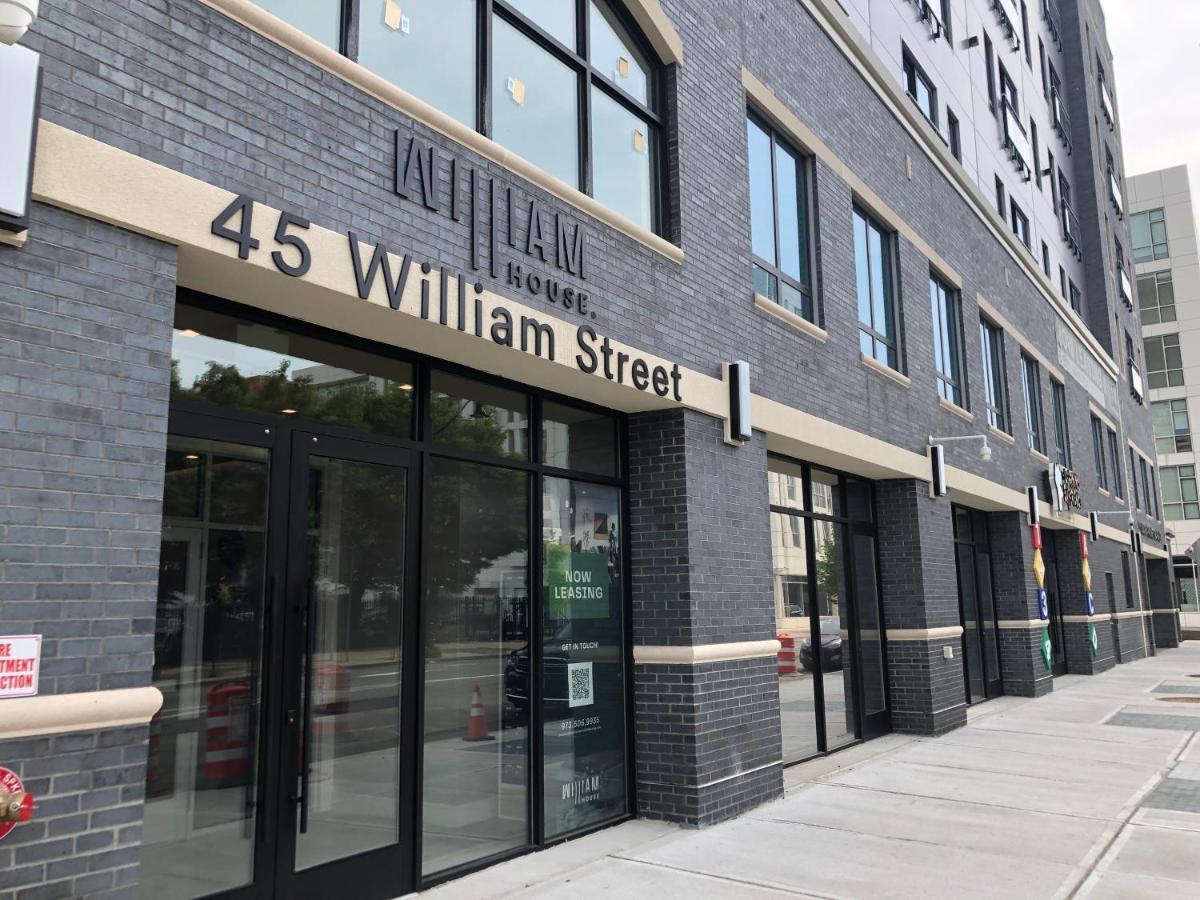 New! Vibrant Large Dwntwn 18 Mins To Nyc * Newark