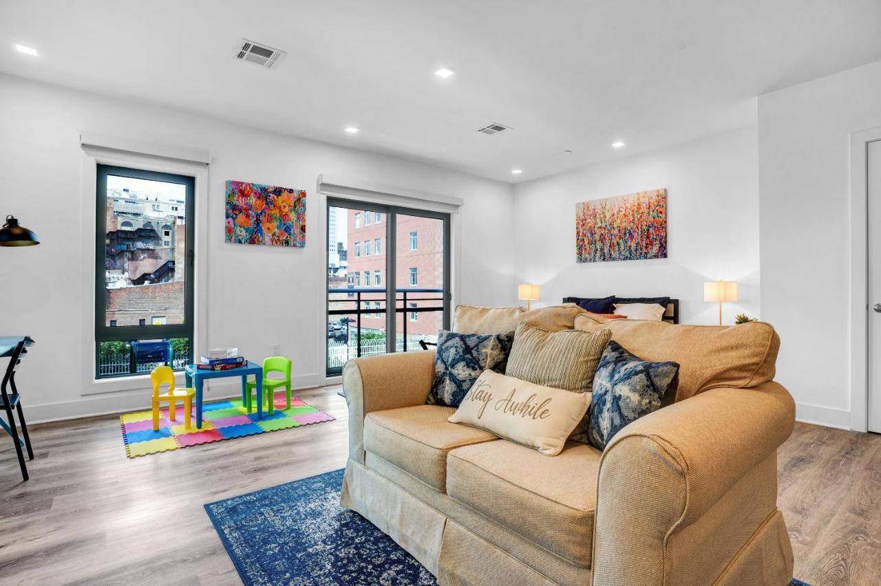 New! Vibrant Large Dwntwn 18 Mins To Nyc